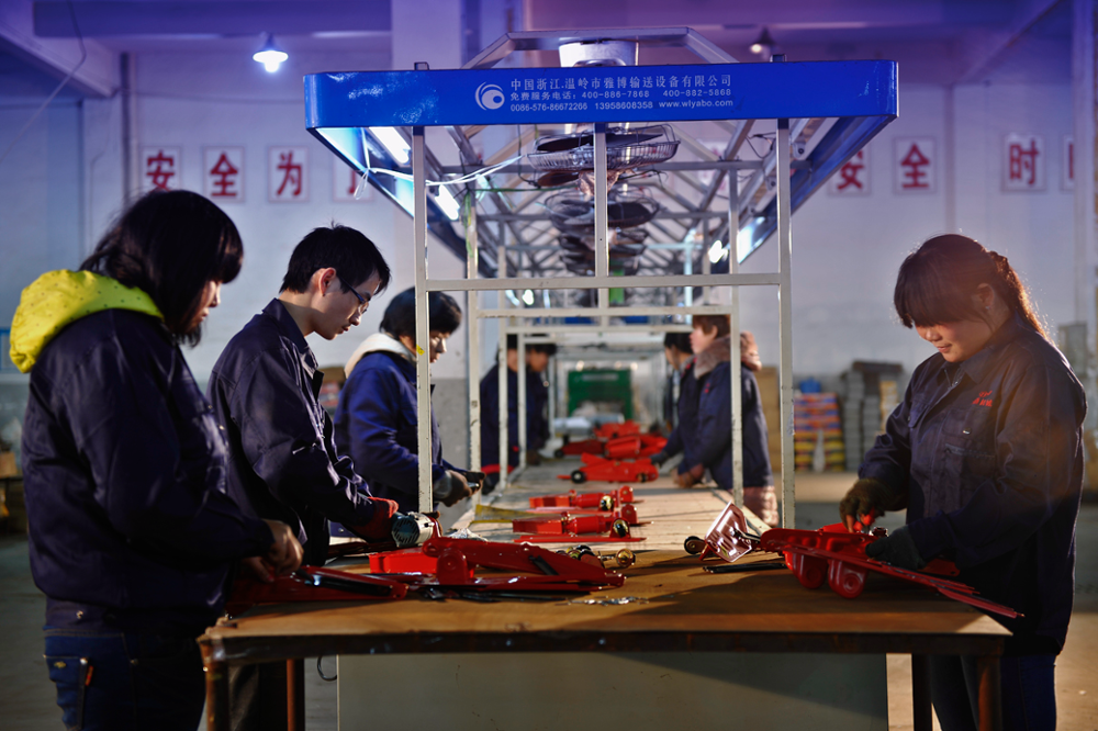 3-Ton Heavy Duty Hydraulic Bottle Jack: GS/TUV Certified for Vehicles