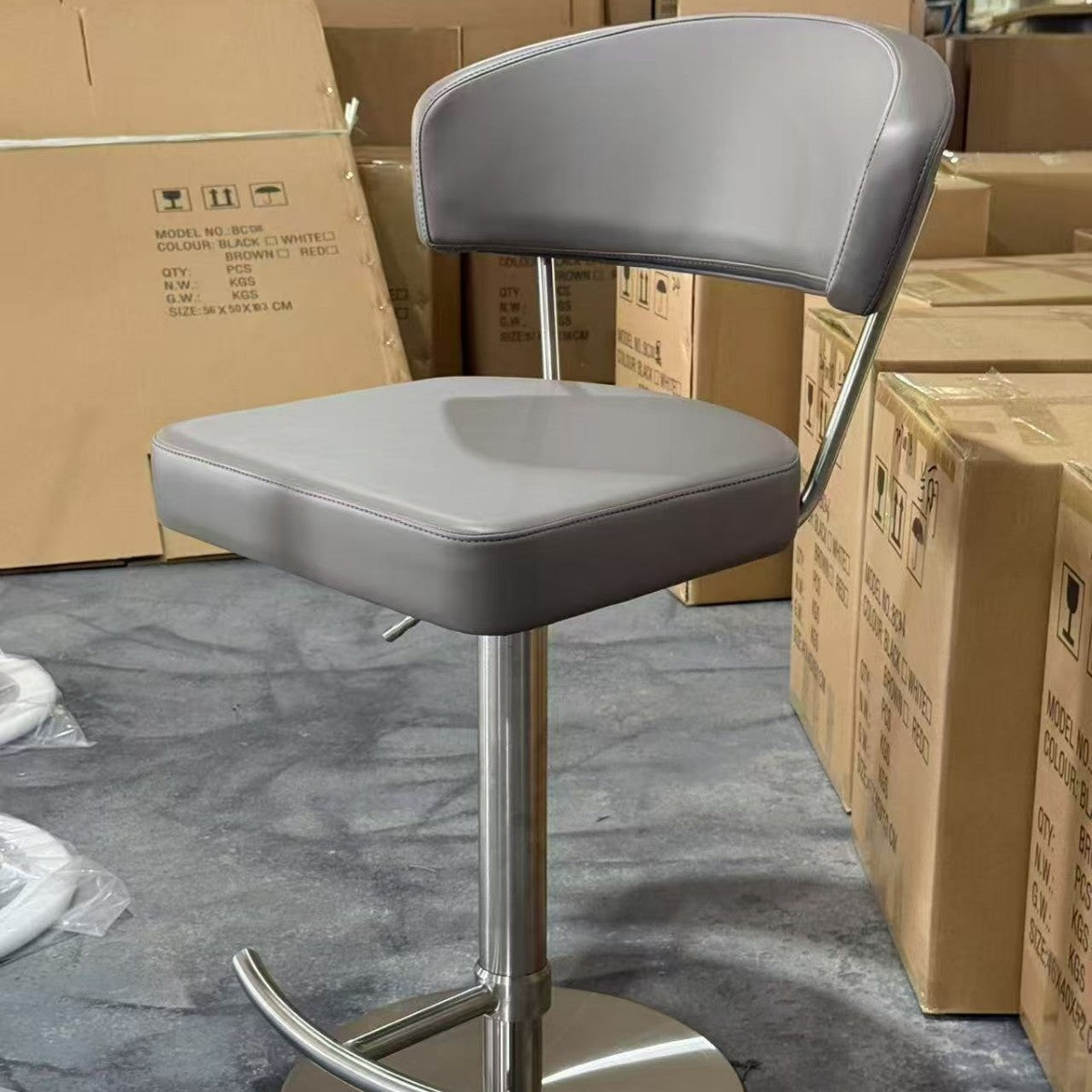 Light Luxury Metal High-End Bar Stool with Adjustable Height, Swivel Backrest, Suitable for Home and Bar Use, High-End Bar Stool Chair