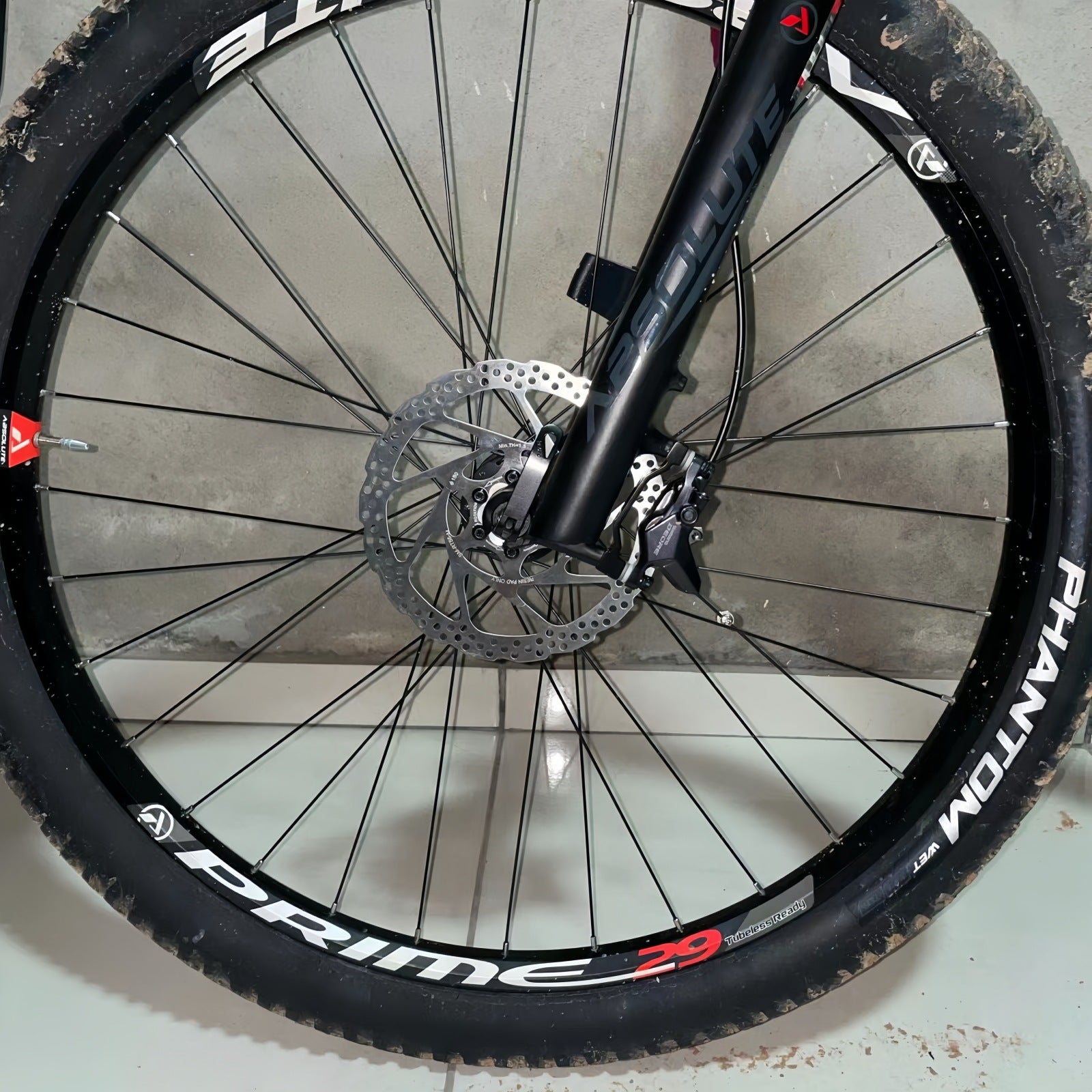 RT56 Disc Brake Pads Bicycle Six-Nail Brake Pads 160mm Brake Disc 180mm Disc with Screws