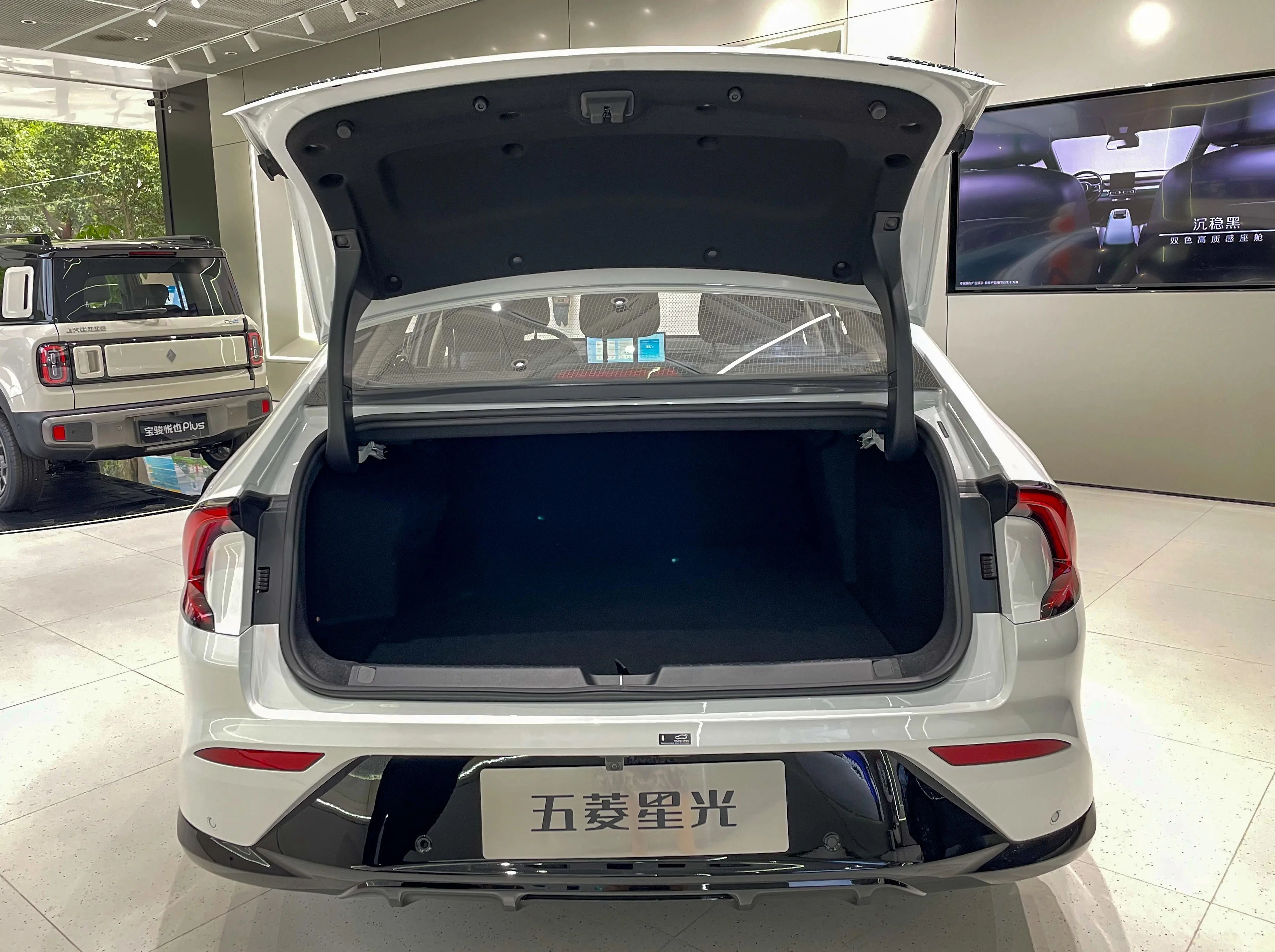 c32001eb-5e29-455f-95cf-f7c51084d363