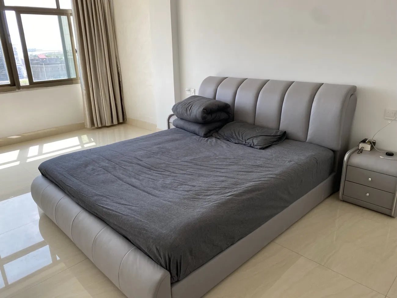 Кожаная кровать HY14