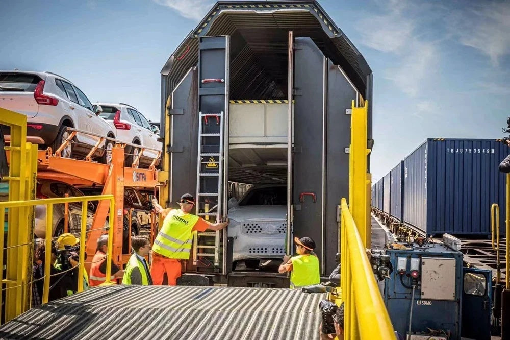 06d26e2a-c15a-49d0-af31-90a85cfe44c0