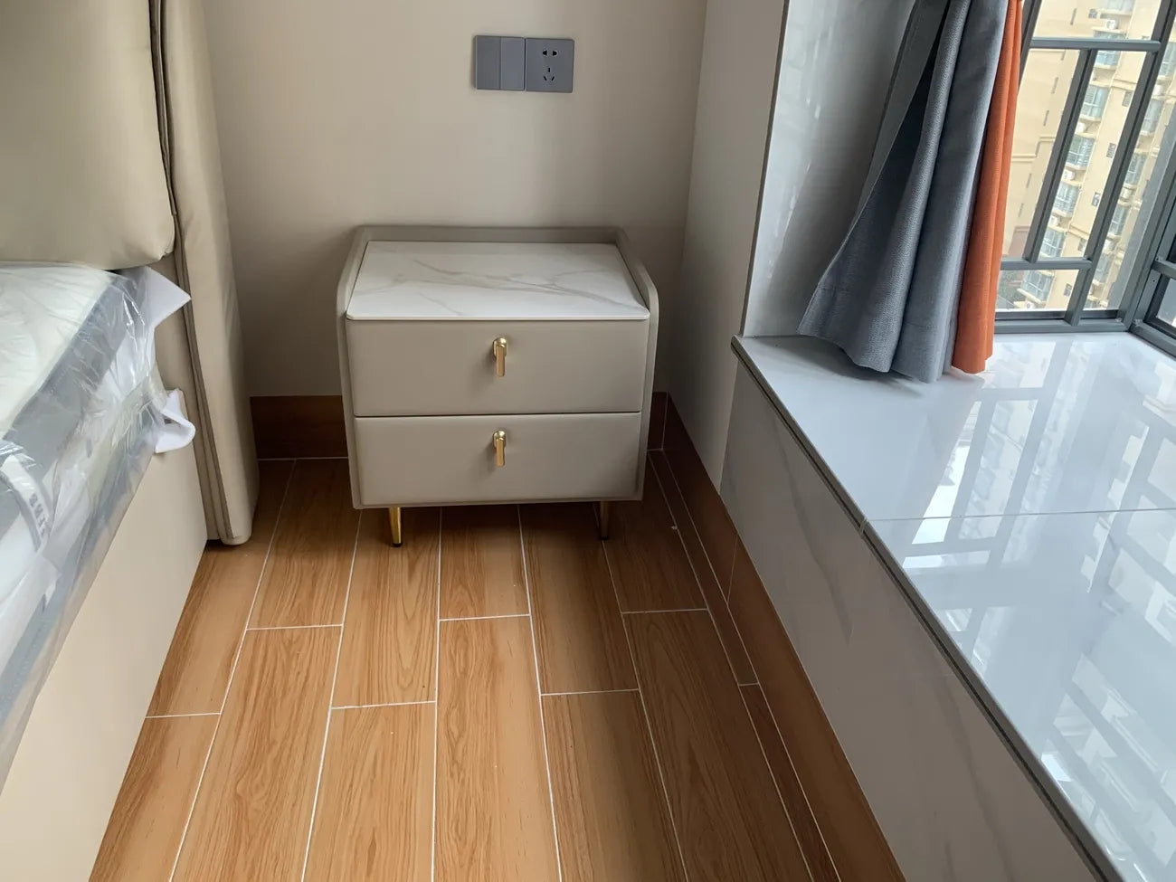 Nightstand Bedside Table OME01