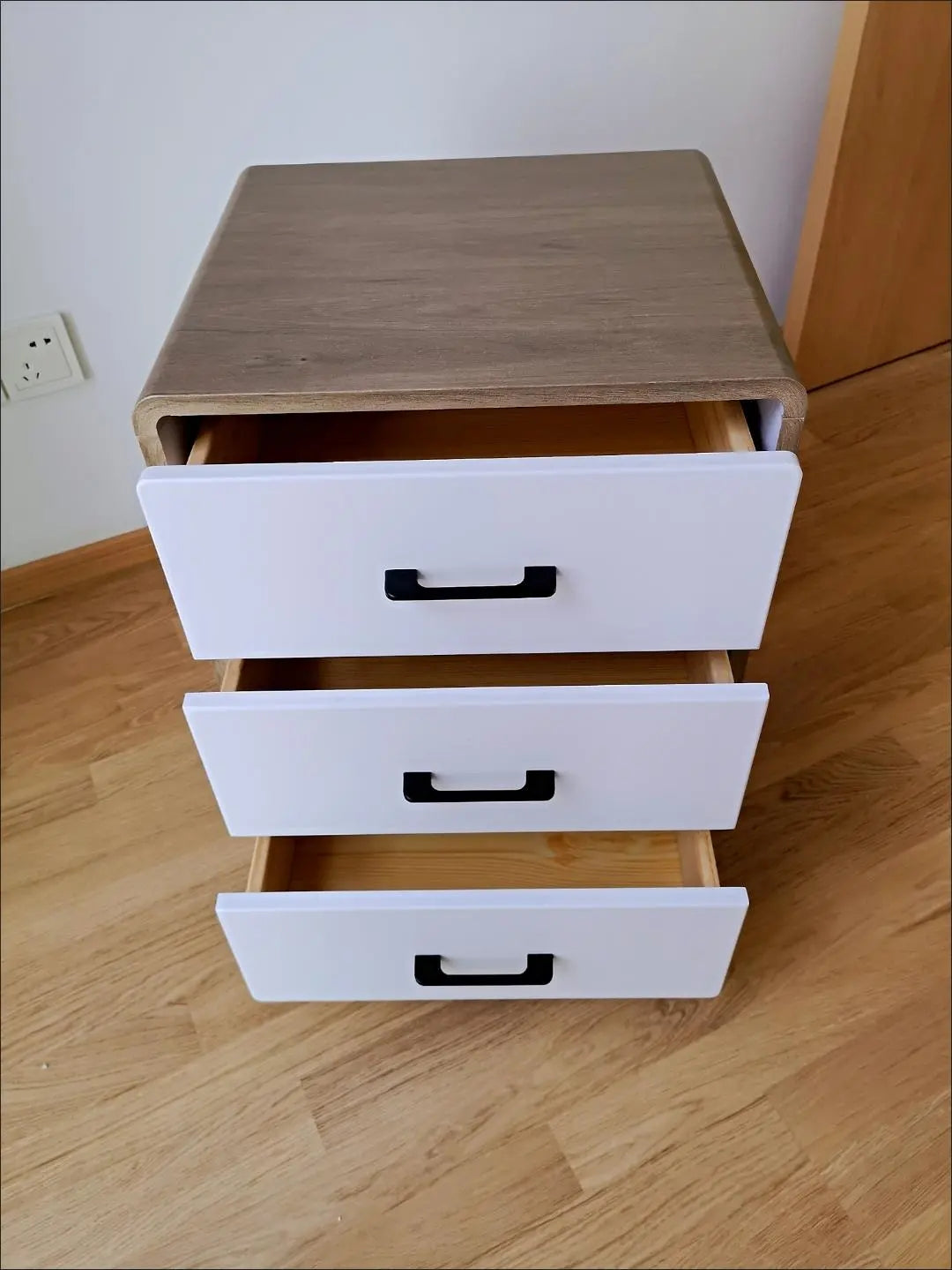 3 drawer MDF Nightstand Bedside Table XD02