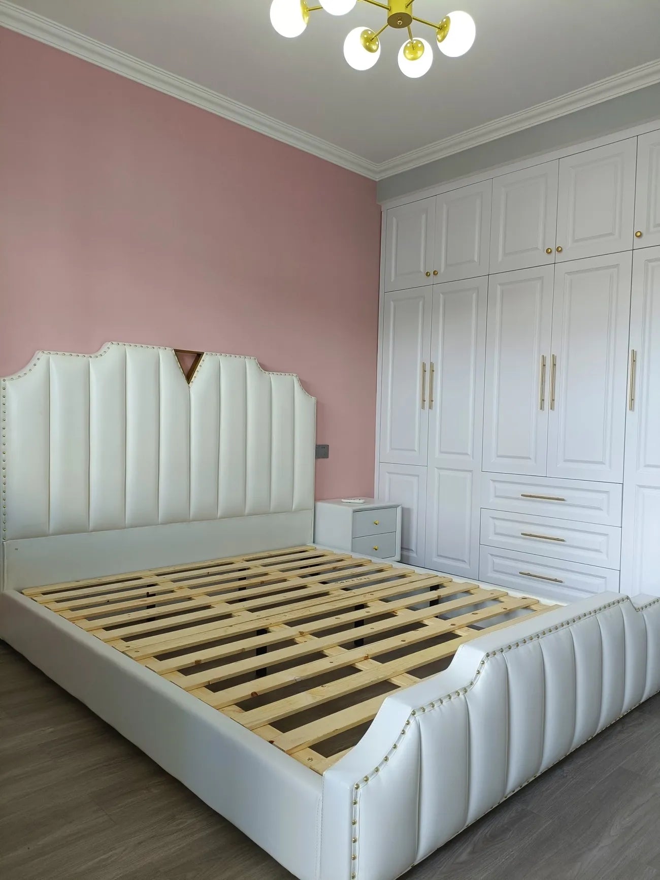 Leather Bed FY01